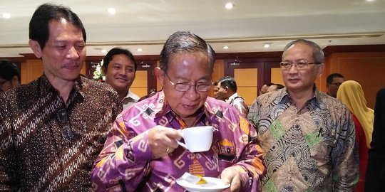 Menko Darmin akui saat ini tengah sulit tarik investasi ke Indonesia