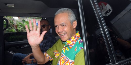 Ganjar Pranowo: Capres sudah jelas ada 2, ganti presiden itu maksudnya apa?