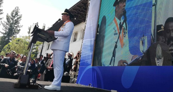 ridwan kamil serah terima jabatan di gedung sate