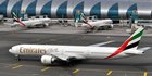 Alami demam dan muntah, 10 penumpang pesawat Emirates dilarikan ke rumah sakit