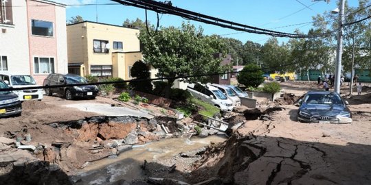 Ngeri, beginilah kerusakan parah akibat gempa 6,7 SR di Jepang