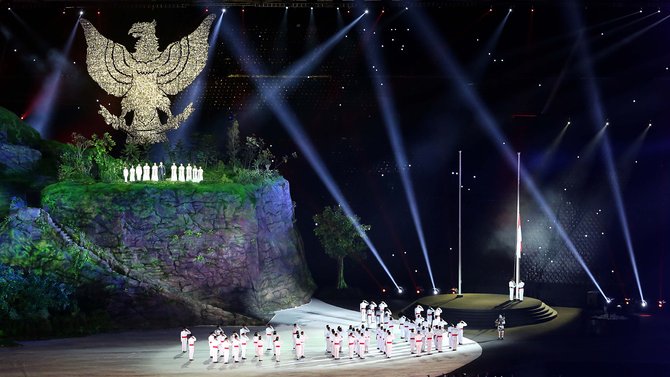 pasukan pengibar bendera di pembukaan asian games 2018