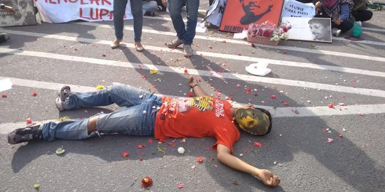 Aksi teatrikal peringati 14 tahun kematian aktivis Munir