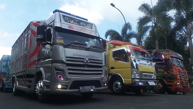 Jalanan Kota Yogyakarta dipenuhi truk modifikasi merdeka com