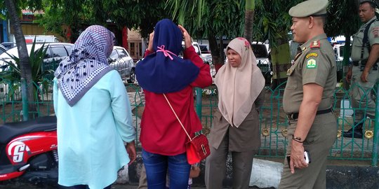 Puluhan warga Banda Aceh kena razia pakaian ketat dan celana pendek