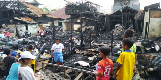 Bakar rumah hingga merambat ke tetangga, Rudi dikeroyok warga sampai kritis