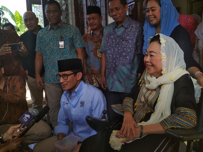 sandiaga uno bertemu istri gus dur