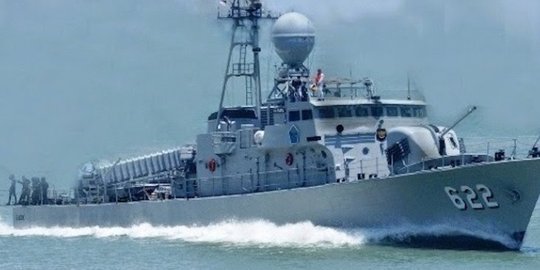 Kapal perang KRI Rencong-622 terbakar habis & tenggelam di perairan Sorong