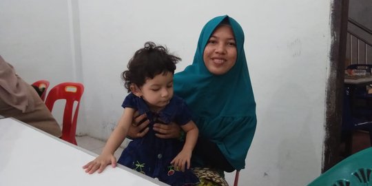 Perjuangan Husna mencari kesembuhan bagi putrinya yang terinfeksi Rubella