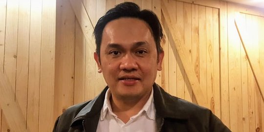 Tulis 'Pilih Pak Jokowi Masuk Surga', Farhat Abbas ditegur tim kampanye