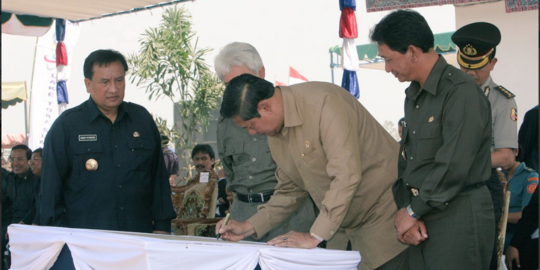 Bandara Silangit, diresmikan SBY diganti Jokowi