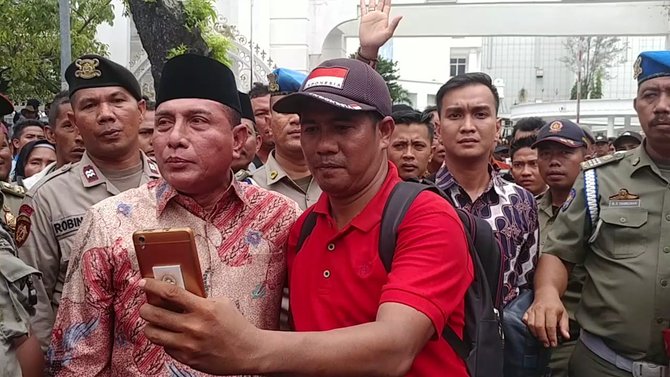 nelayan demo gubernur sumut edy rahmayadi