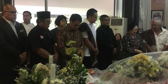 Hasto sebut keluarga Riama Nababan dampingi Mega lewati masa sulit di PDIP