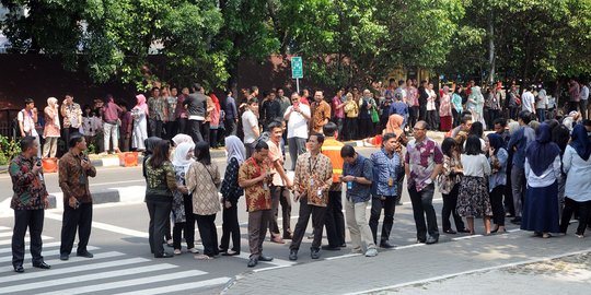 Ada kebakaran, ratusan pegawai KPK berhamburan tinggalkan gedung