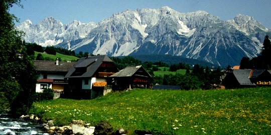 banyak uang, 5 negara ini tak punya utang luar negeri