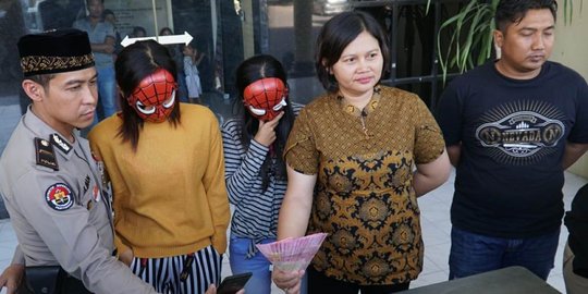 Lewat medsos, 2 wanita asal Semarang tawarkan threesome, tarif Rp 1,4 juta