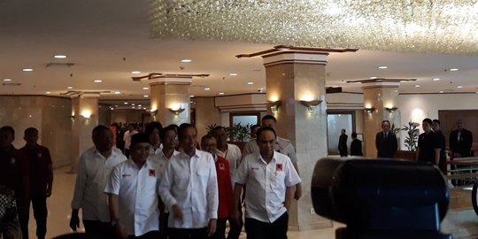 4 Cara Jokowi 'bakar' semangat relawan, sampai bawa nama kardus