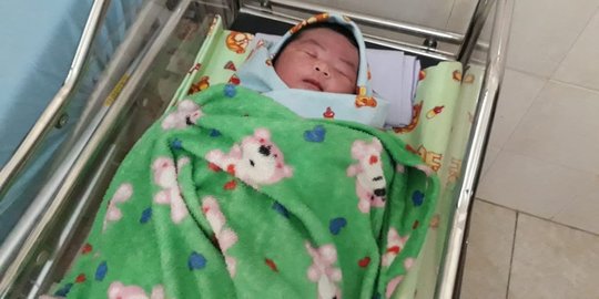 Perjuangan Ibu di Cilacap lahirkan bayi jumbo 5,7 kg secara normal