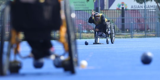 Atlet Para Games Indonesia cabor Lawn Bowls lakukan latihan dan adaptasi lapangan