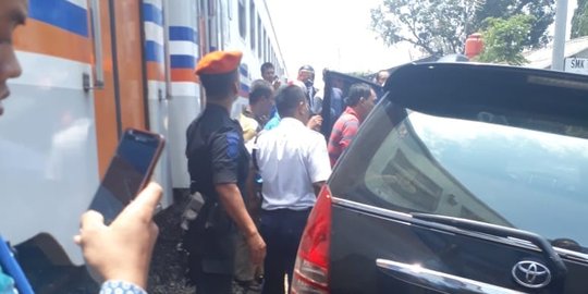 KA Kalijaga tabrak Kijang Innova di Sragen