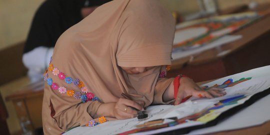 Berlomba membuat kaligrafi di MTQ ke-9 Kota Tangsel