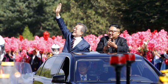 Antusiasme warga Korut sambut iring-iringan Kim Jong-un dan Moon Jae-in