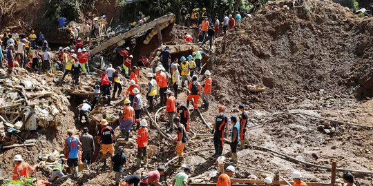 Tanah longsor akibat Topan Mangkhut kubur puluhan orang di Filipina