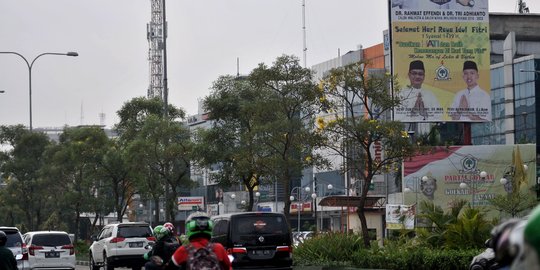 Sambut wali kota terpilih, jalan di Bekasi ditutup dan arus kendaraan dialihkan