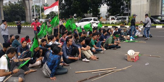 Kecam pembubaran demo di Bengkulu, mahasiswa geruduk Mabes Polri