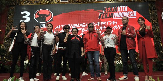 Lewat model, PDIP luncurkan Atribut Milenial