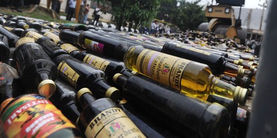 Dalam sebulan, polisi amankan 4.172 botol & 4.530 liter miras di Indramayu