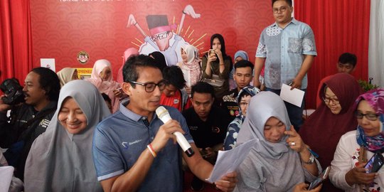 Kunjungi Depok, Sandi jadi rebutan emak-emak