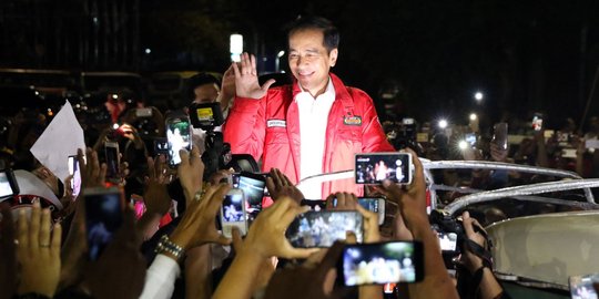 Ribuan pendukung saat lepas Jokowi-Maruf Amin ke Gedung KPU