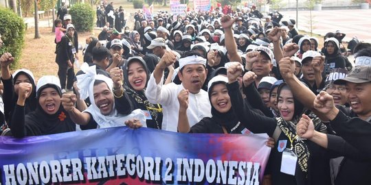 Ikut turun ke jalan, Dedi Mulyadi minta honorer di Karawang diangkat CPNS