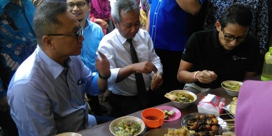 Sarapan soto di Solo, Sandi seloroh tempenya tak setipis ATM