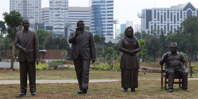 Patung 7 Presiden Ri Berharga Rp 500 Juta Di Hutan Kota Gbk