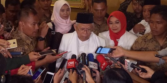 Ma'ruf menjadi semangat saat dibilang belum terlalu tua dibanding Mahathir