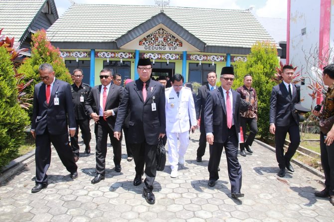 mendagri tjahjo kumolo usai melantik penjabat gubernur kalimantan timur