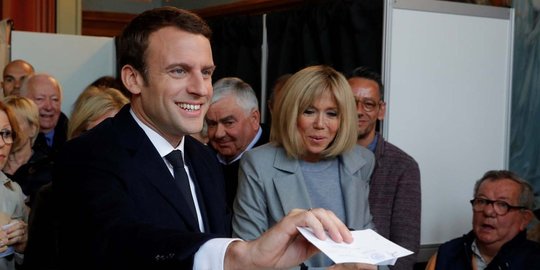 emmanuel macron rev1