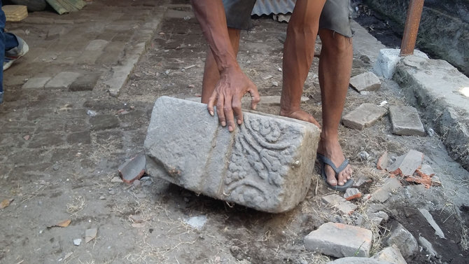 penemuan batu candi di sleman