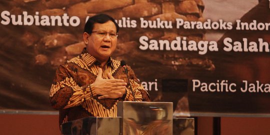 Gunakan songket, Prabowo hadiri resepsi HUT Arab Saudi