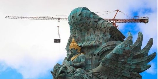 patung tertinggi di dunia rev1