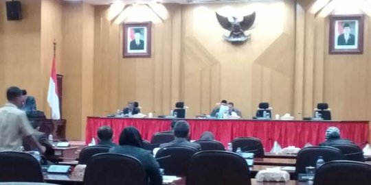 Gelar paripurna kerap 'dicueki' Risma, anggota DPRD Surabaya ancam walk out