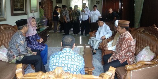 Ma'ruf Amin satu meja dengan Sinta Nuriyah,Yenny Wahid dan Mahfud MD