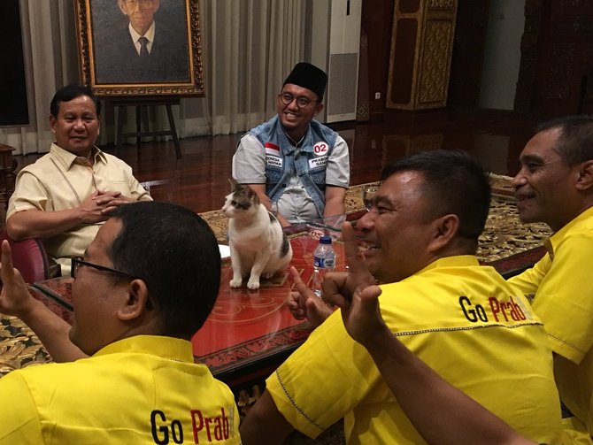 prabowo temui go prabu bersama kucing