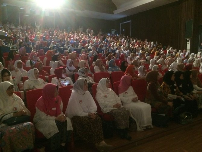 istri sandiaga bersama relawan binangkit deklarasi dukung prabowo