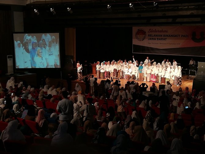 istri sandiaga bersama relawan binangkit deklarasi dukung prabowo