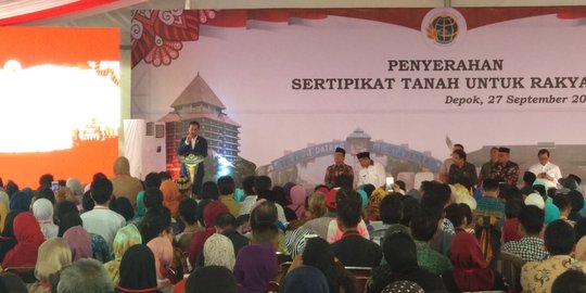 Ditemani Sofyan Djalil, Jokowi bagikan 4.000 sertifikat tanah ke warga Cimanggis