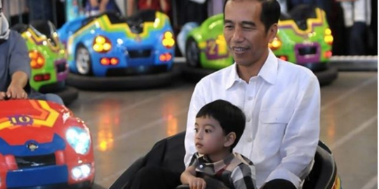 Tingkah lucu SBY, Jokowi dan JK saat bersama sang cucu