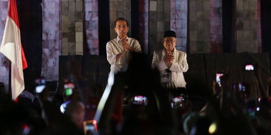 Kubu Jokowi persilakan Bawaslu pelototi 15 menteri jadi Timses